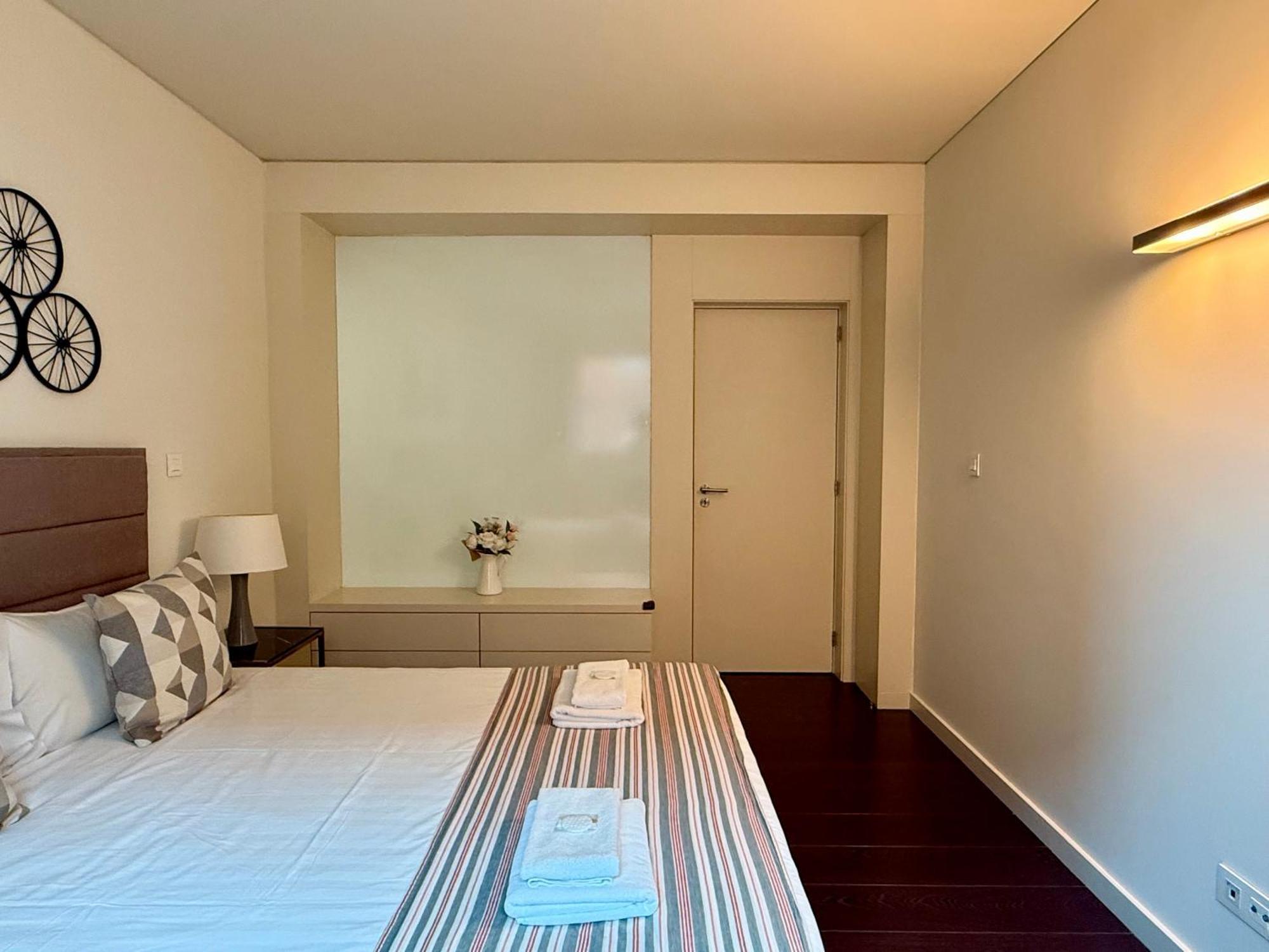 Fernando Pessoa Expo Apartment Lisbon